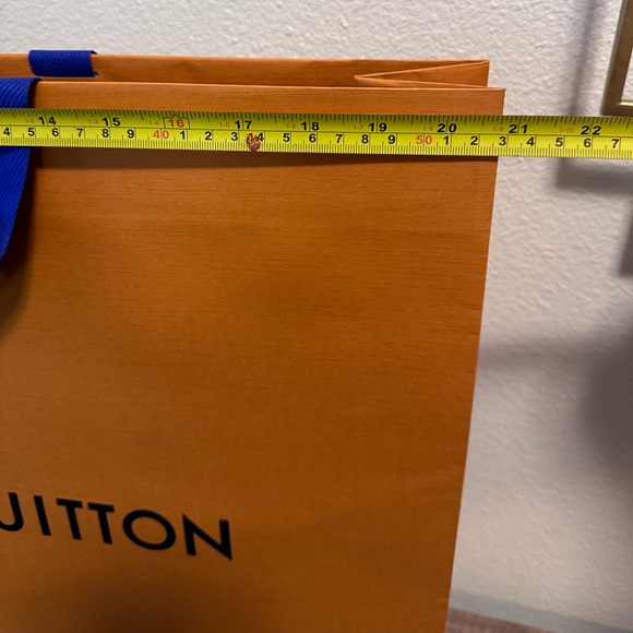 Louis Vuitton LARGE shopping bag - Picture 6 of 6